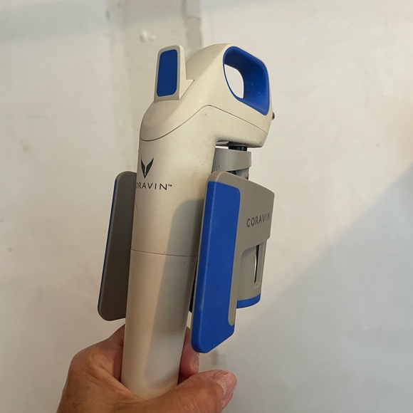 Coravin 100015 Model One Advanced Wine Bottle Opener and Preservation System - Picture 2 of 9